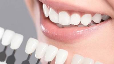 تركيب الأسنان .. ما هي الطريقة الصحيحة للعناية به؟